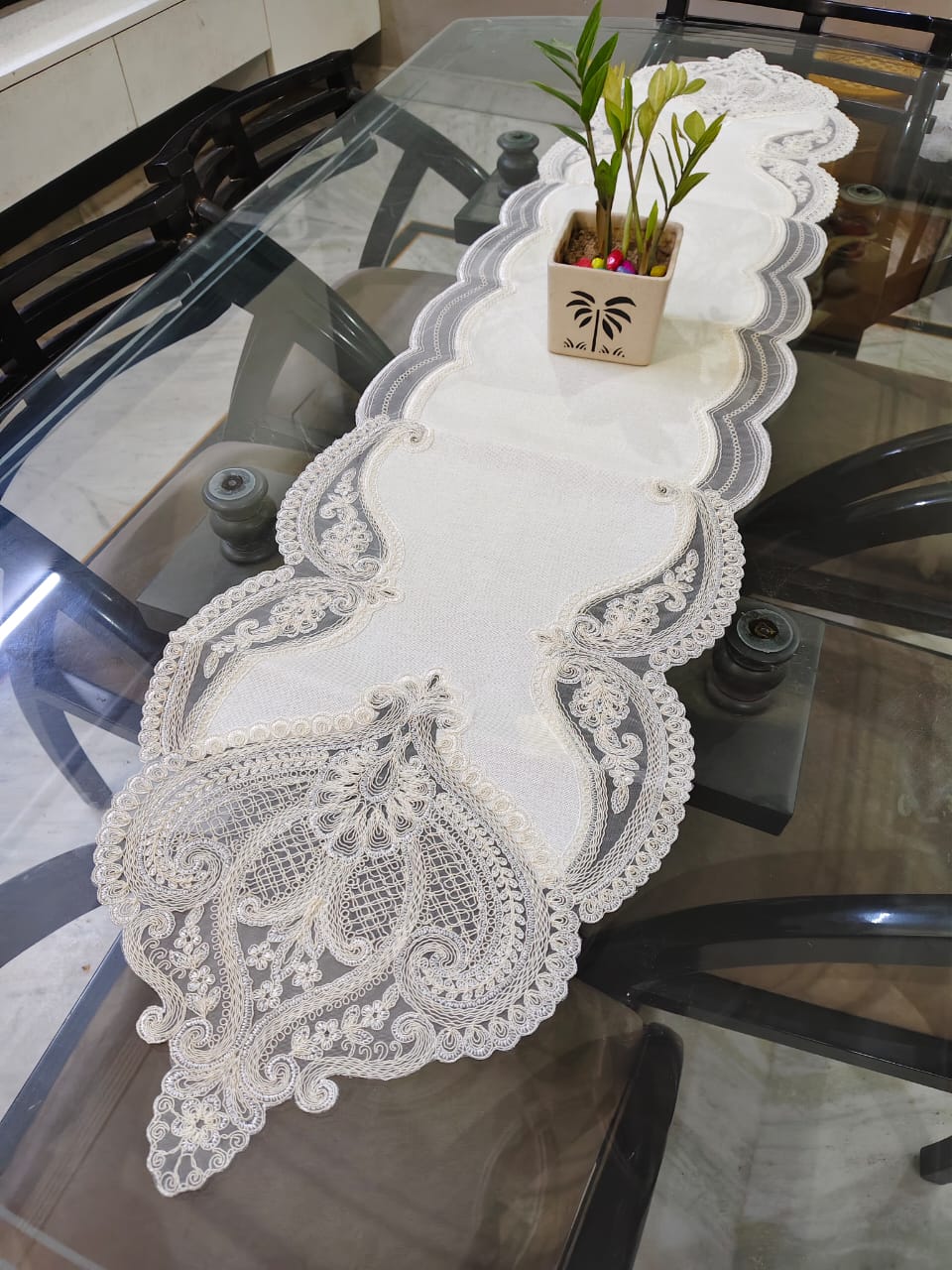 Tissue Embroidered Table Mats And Runner (Combo)