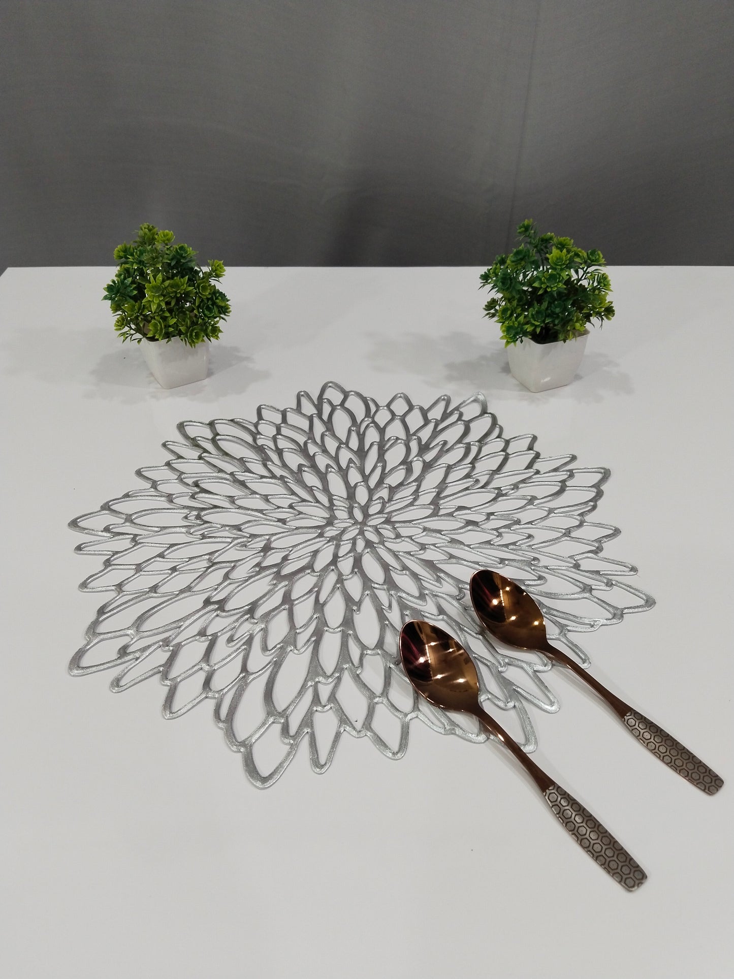 Laser Cut Metallic Look Dining Mats Set of 6/8