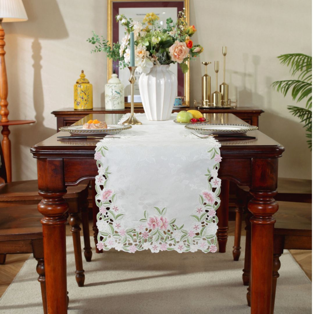 Cutwork_Tissue_Dining_Table_Runner