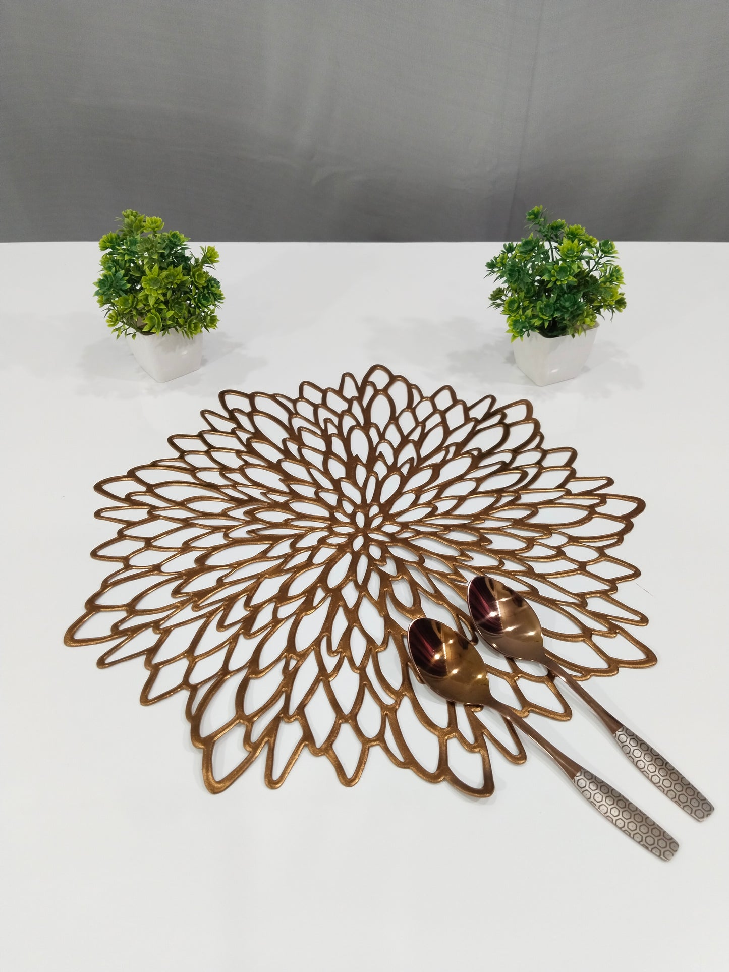 Laser Cut Metallic Look Dining Mats Set of 6/8