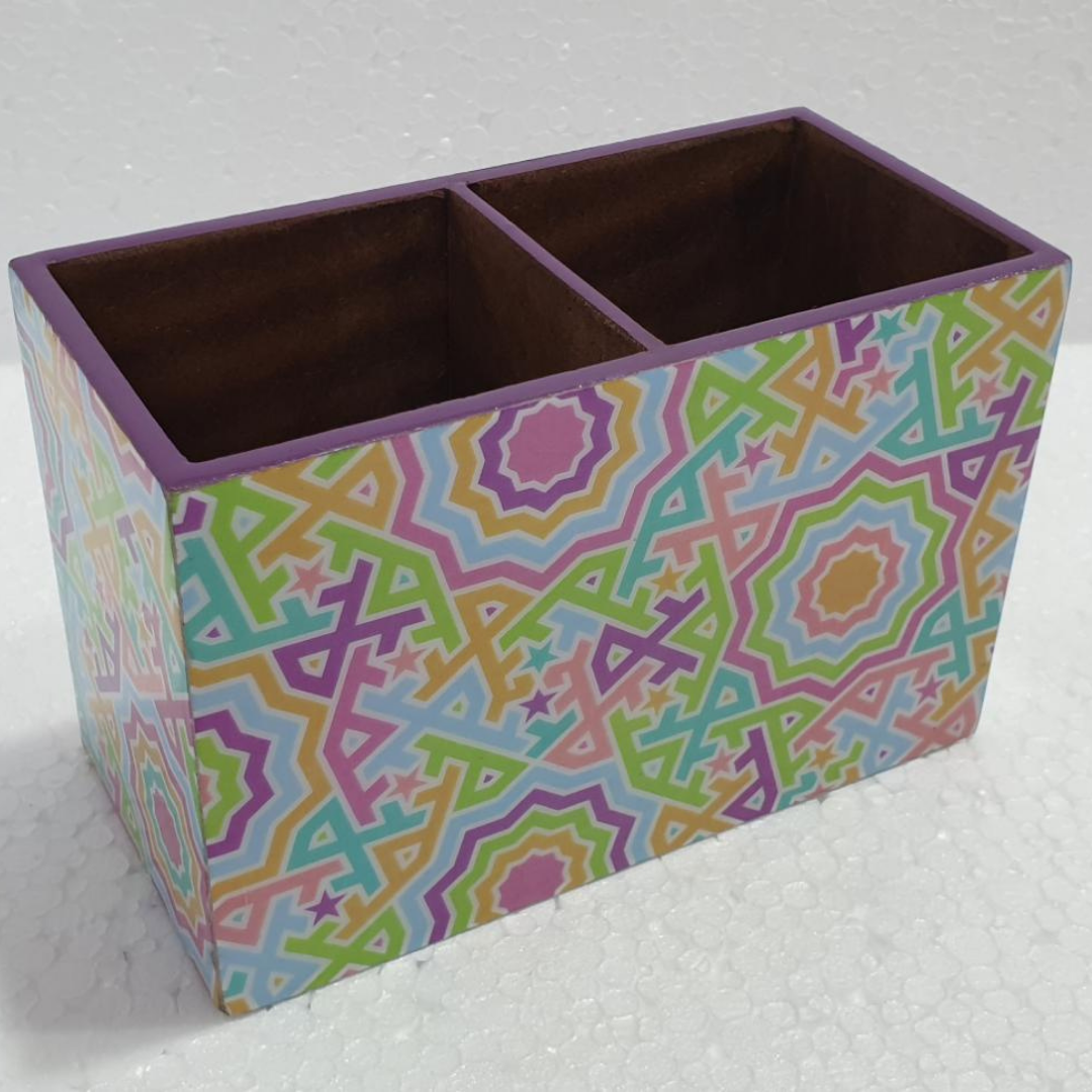 wooden-printed-cutlery-holder-light-purple-multicoloured-abstract-pattern-lying-on-the-form-holder-have-two-block-storage